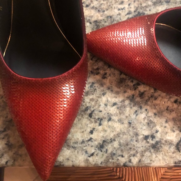 100% authentic Louis Vuitton Radiant Pump Heel - Picture 10 of 10